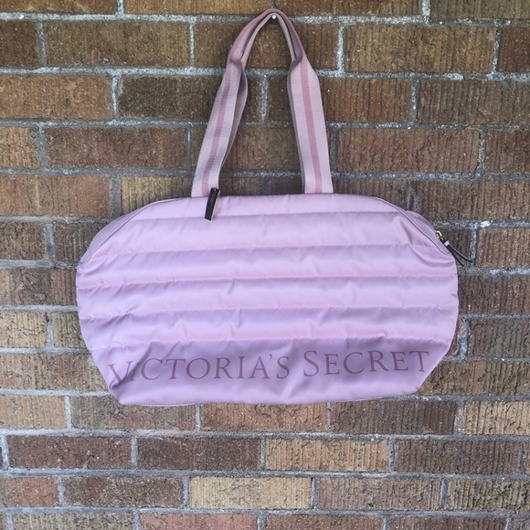 Victoria's Secret Quilted Pink Logo Zipper Duffle Travel Tote Bag - NWT - Picture 2 of 6